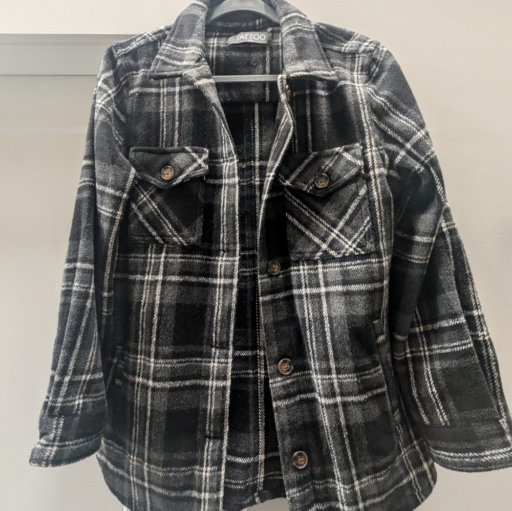 Black & White Plaid Shacket Sz M
